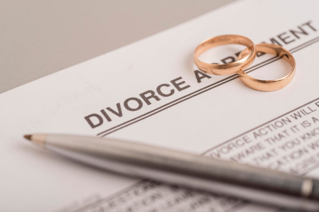 Can Contested Divorces in New York Be Settled, or Must They Go to Trial?